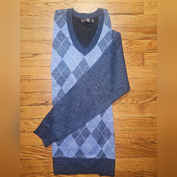 Theama Tek V-Neck Sweater - Picture 2 of 2